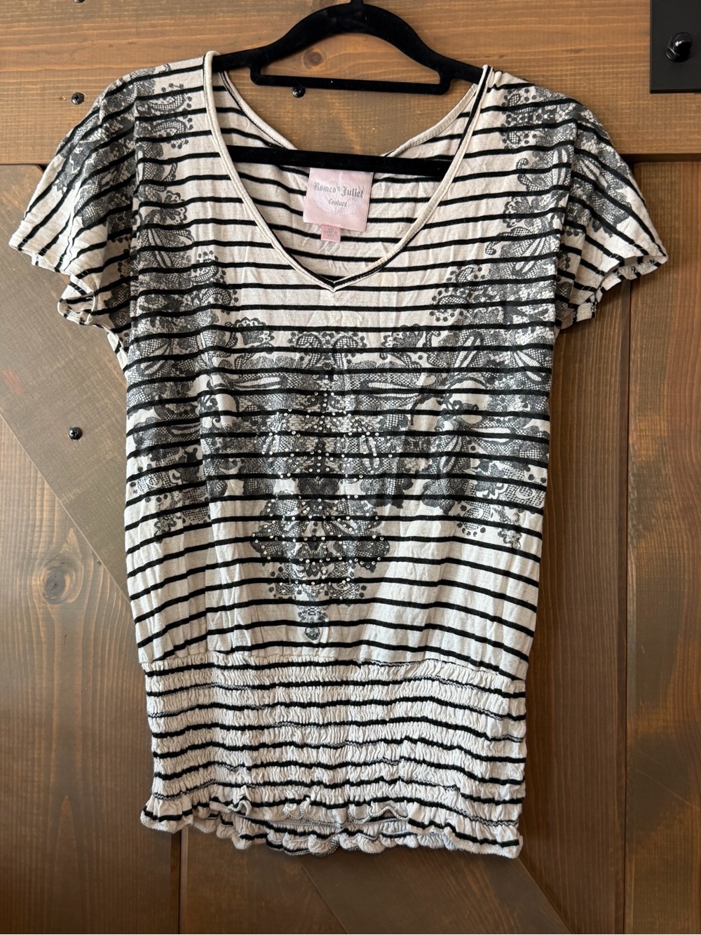 Romeo & Juliet Couture Black and White Striped V-Neck Short Sleeve Top